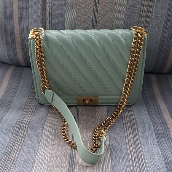 NWOT!! TRENDY CONVERTIBLE HANDBAG - Picture 10 of 10